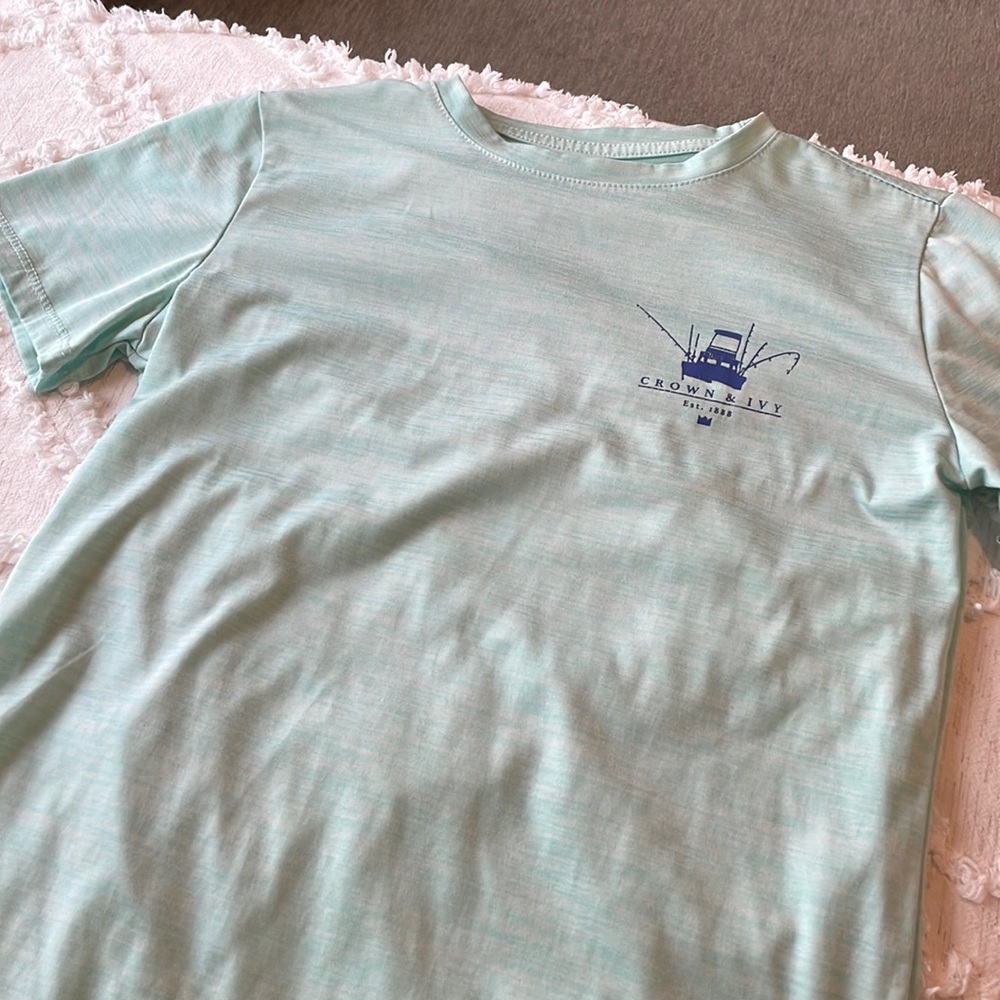 Boys crown and ivy light blue T-shirt size medium